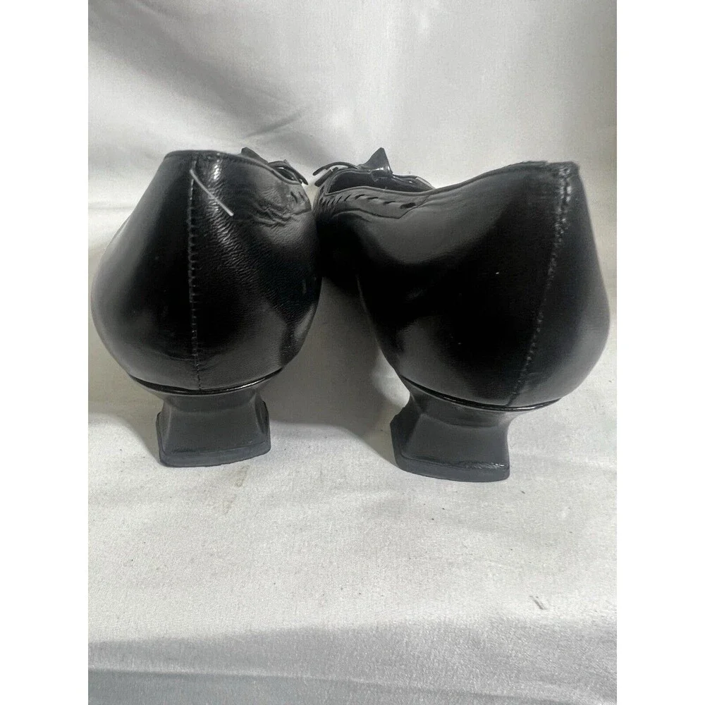 Meltonian Woman's Black Leather Kitten Heeled Shoe 8W Office Work Academia